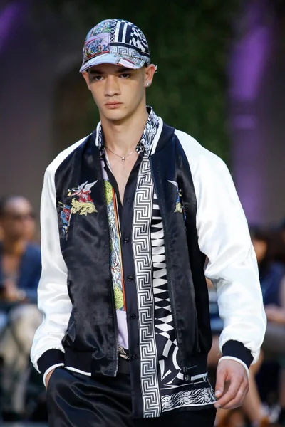 Look 68
